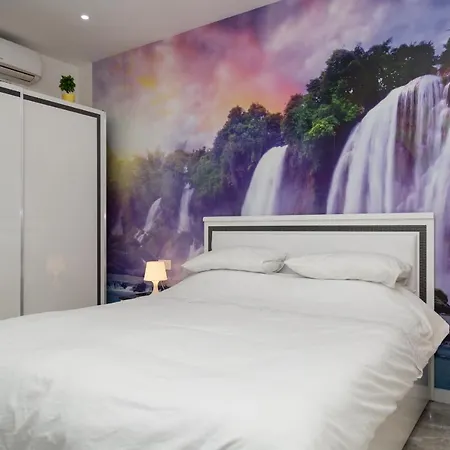 Azure Apartment *