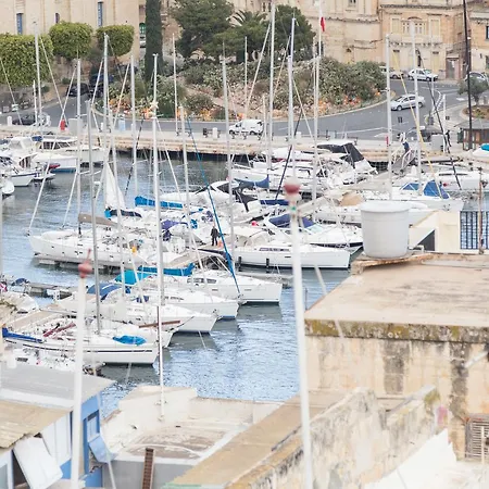 Azure * Senglea