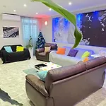 Azure Apartment *